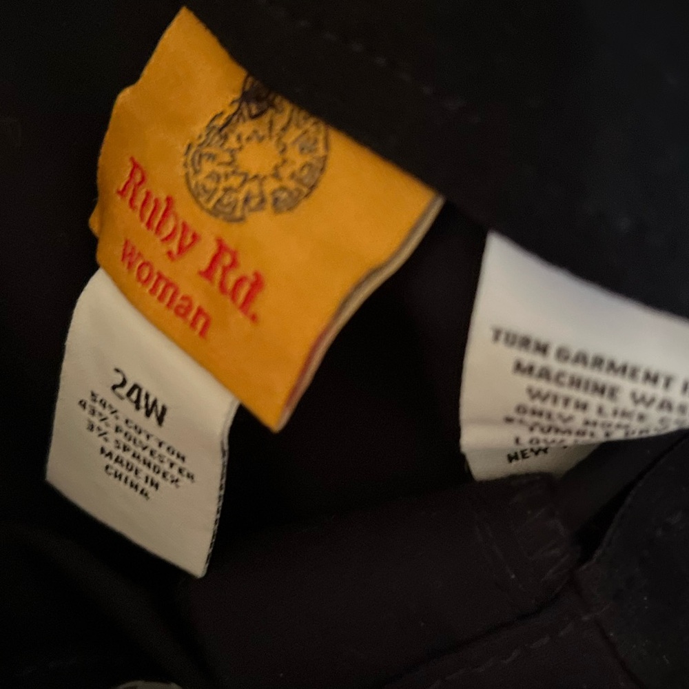 Ruby Rd Navy Embroidered Hem Capri - Picture 4 of 7